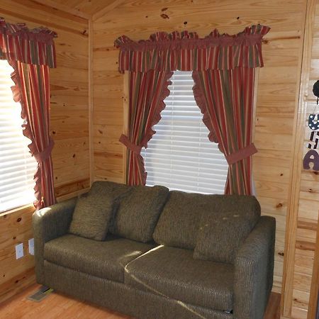 Oakzanita Springs Camping Resort Cabin 1 Descanso Dış mekan fotoğraf