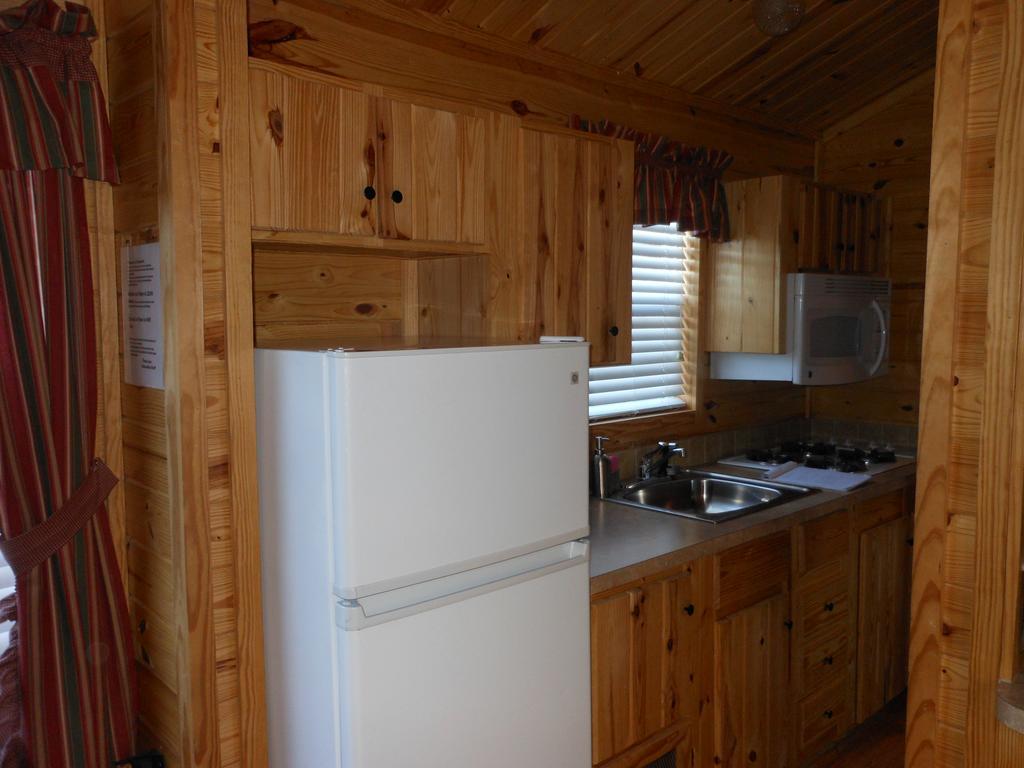 Oakzanita Springs Camping Resort Cabin 1 Descanso Dış mekan fotoğraf