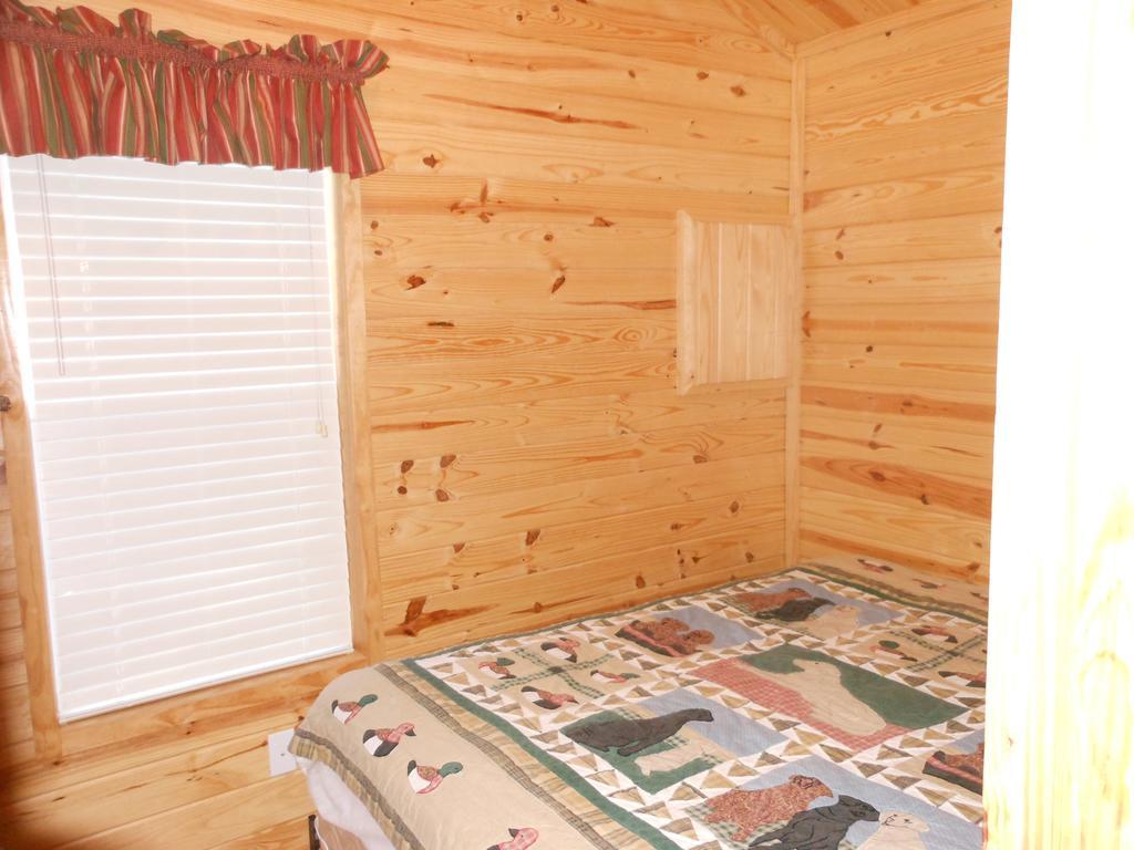 Oakzanita Springs Camping Resort Cabin 1 Descanso Dış mekan fotoğraf