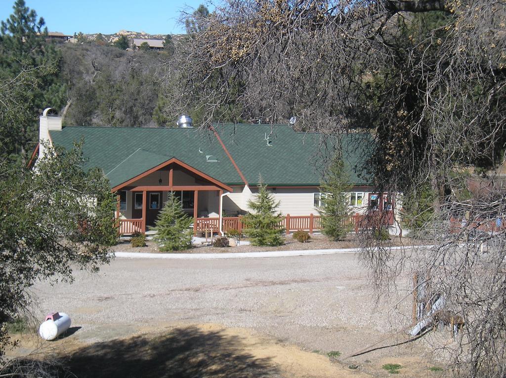 Oakzanita Springs Camping Resort Cabin 1 Descanso Dış mekan fotoğraf