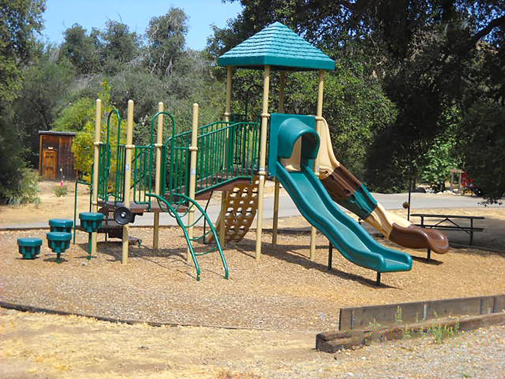 Oakzanita Springs Camping Resort Cabin 1 Descanso Dış mekan fotoğraf